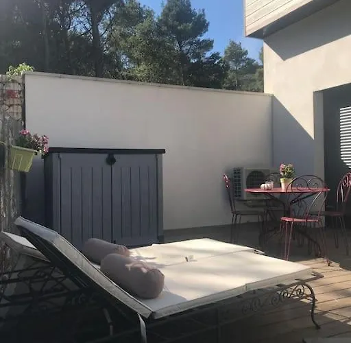 Calme, Confort Et Espace Dans D’architecte Villa